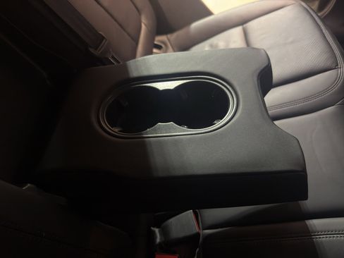 Used 2017 Porsche Macan image 28