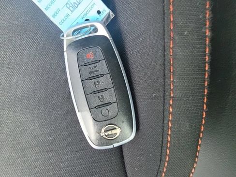 Used 2025 Nissan Sentra SR FWD image 34