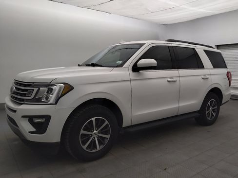 Used 2020 Ford Expedition XLT RWD image 2