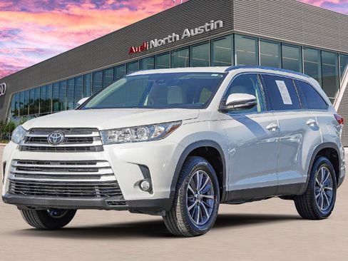 Used 2019 Toyota Highlander XLE image 6