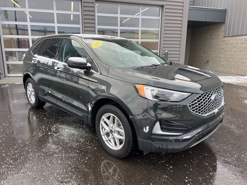 Used 2023 Ford Edge SEL image 3