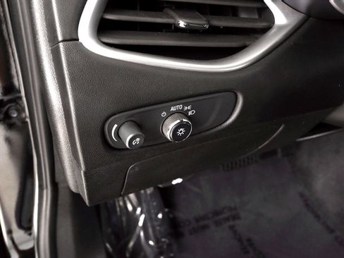 Used 2022 Chevrolet Malibu LT image 30