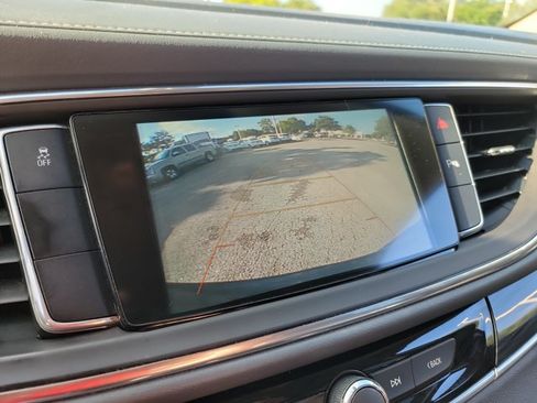 Used 2019 Buick Enclave Essence w/ LPO, Sport Appearance Package FWD image 22