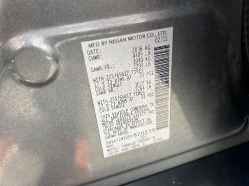 Used 2015 Nissan Rogue SV FWD image 16