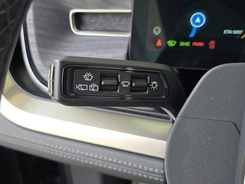 Used 2024 Rivian R1S Adventure AWD/4WD image 31