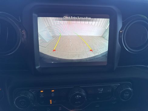 Used 2023 Jeep Wrangler Altitude image 18