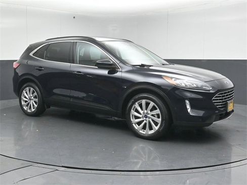 Certified 2021 Ford Escape Titanium w/ Titanium Elite Package image 5