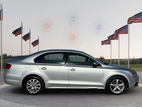 Used 2011 Volkswagen Jetta SE image 4