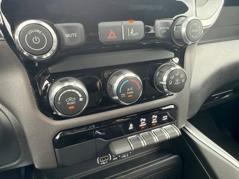 New 2026 RAM 1500 Express AWD/4WD image 14