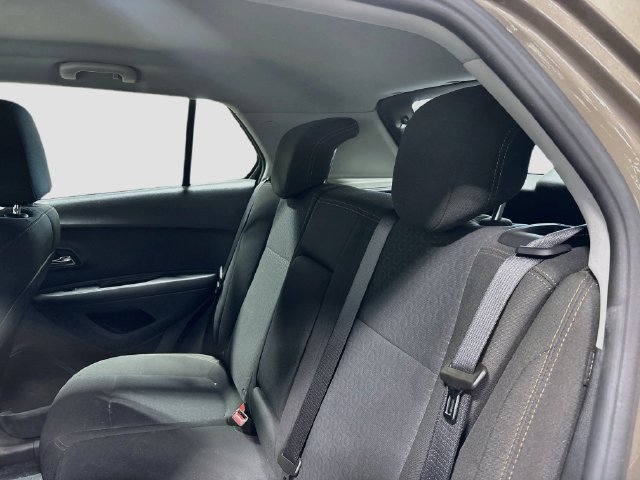 Used 2020 Chevrolet Trax LS FWD image 20