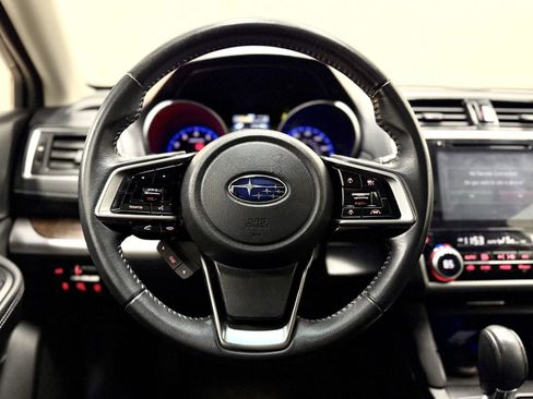 Used 2018 Subaru Outback 2.5i Limited image 17