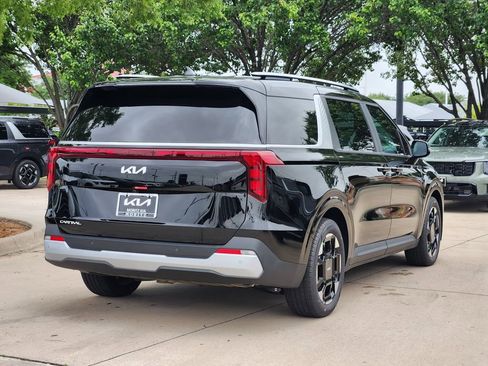 New 2026 Kia Carnival EX FWD image 4