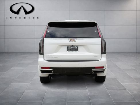 Used 2021 Cadillac Escalade Luxury RWD image 6