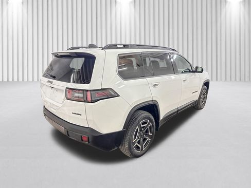 New 2026 Jeep Cherokee Laredo image 5