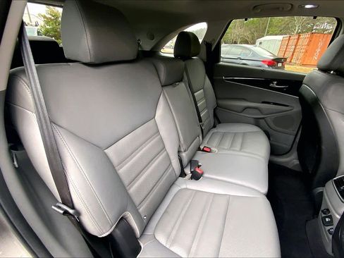 Used 2016 Kia Sorento EX w/ EX Touring Package image 19