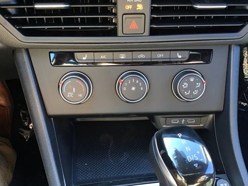 Used 2024 Volkswagen Jetta Sport FWD image 18