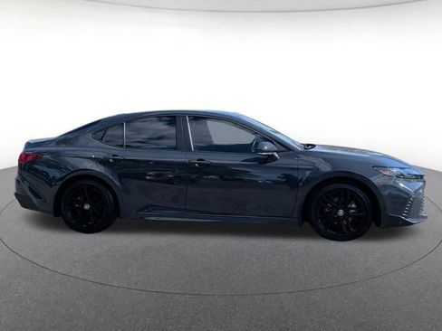 Used 2026 Toyota Camry SE FWD image 5