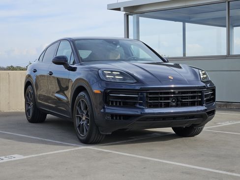 Certified 2025 Porsche Cayenne S image 10