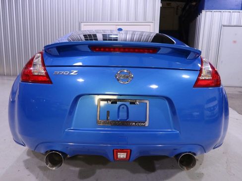 Used 2009 Nissan 370Z Touring w/ Sport Pkg image 4
