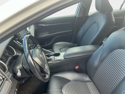 Used 2023 Toyota Camry SE image 10