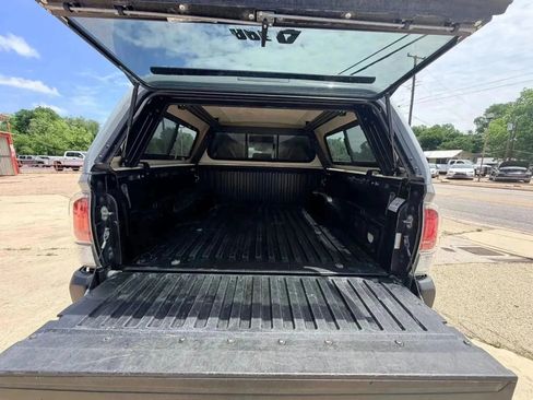 Used 2020 Toyota Tacoma TRD Sport AWD/4WD image 14
