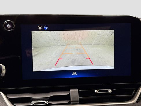 Used 2025 Chevrolet Equinox LT FWD image 16