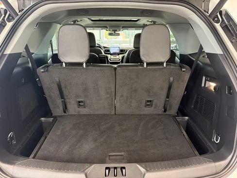 Certified 2023 Ford Explorer XLT w/ Equipment Group 202A AWD/4WD image 9