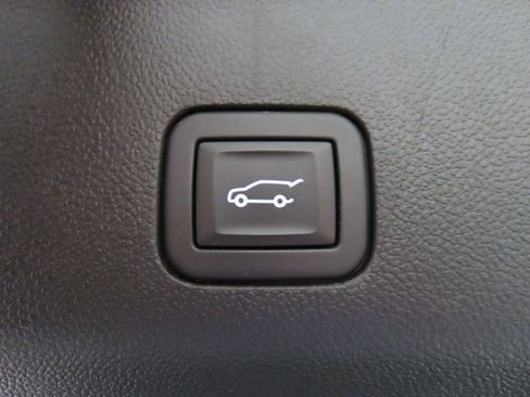 Used 2024 GMC Yukon SLT w/ SLT Luxury Package AWD/4WD image 46