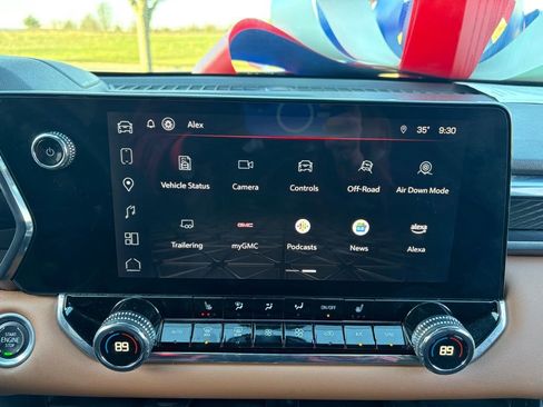 Used 2023 GMC Canyon AT4 image 33