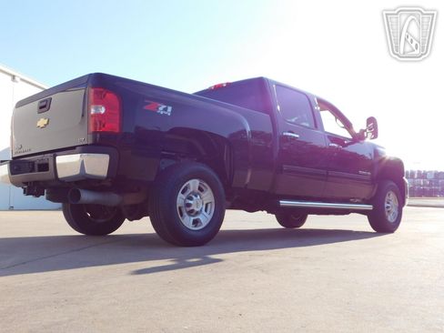 Used 2010 Chevrolet Silverado 2500 LTZ w/ Suspension Package, Off-Road image 32