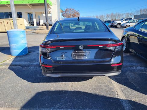 Used 2025 Honda Accord SE image 5