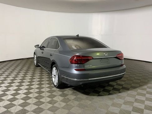 Used 2018 Volkswagen Passat 2.0T SE FWD image 7