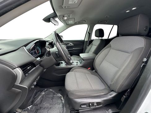 Used 2020 Chevrolet Traverse LT image 9