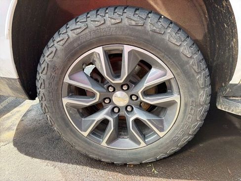 Used 2021 Chevrolet Tahoe LT AWD/4WD image 30