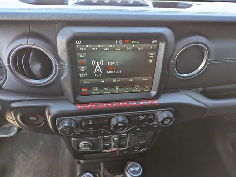 Used 2021 Jeep Wrangler Unlimited Sahara AWD/4WD image 19
