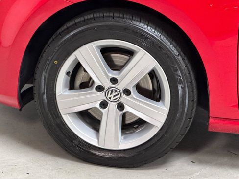 Used 2017 Volkswagen Golf S FWD image 24