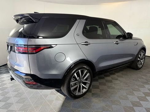 Used 2025 Land Rover Discovery Dynamic SE image 6