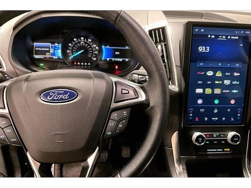 Used 2024 Ford Edge Titanium image 21