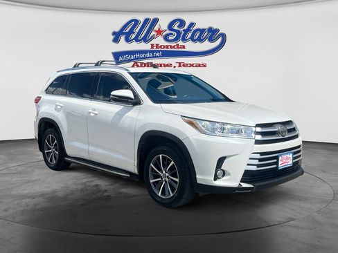 Used 2018 Toyota Highlander XLE FWD image 3