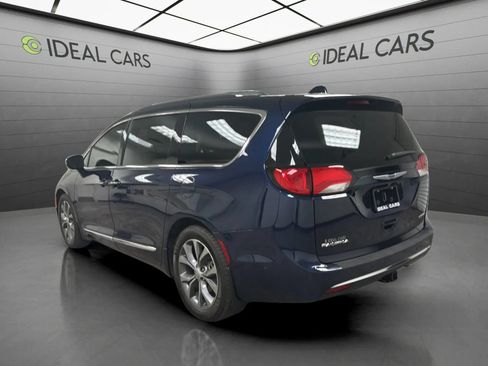Used 2017 Chrysler Pacifica Limited FWD image 7