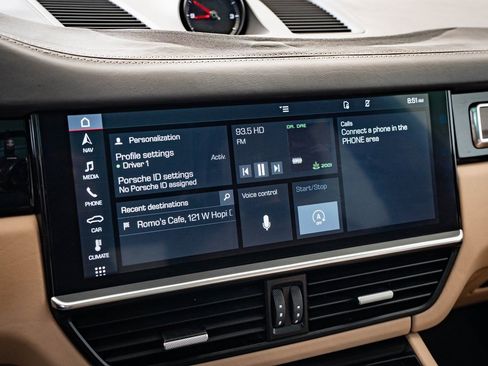 Used 2019 Porsche Cayenne image 34