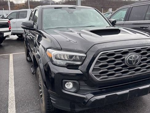Used 2021 Toyota Tacoma TRD Sport image 3