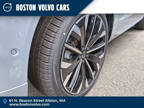 New 2026 Volvo XC60 T8 Ultra w/ Protection Package Premier AWD/4WD image 3