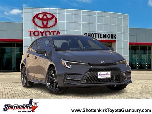 Used 2025 Toyota Corolla SE image 1