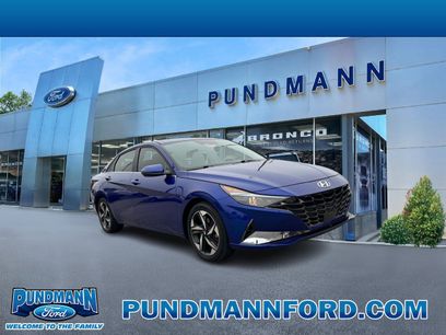 Used 2022 Hyundai Elantra SEL w/ Convenience + Premium Package