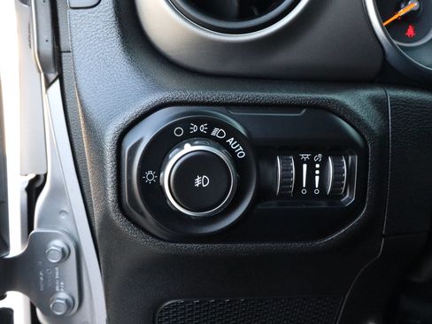 Used 2019 Jeep Wrangler Unlimited Sport S AWD/4WD image 19