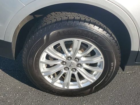 Certified 2017 Cadillac XT5 FWD image 10