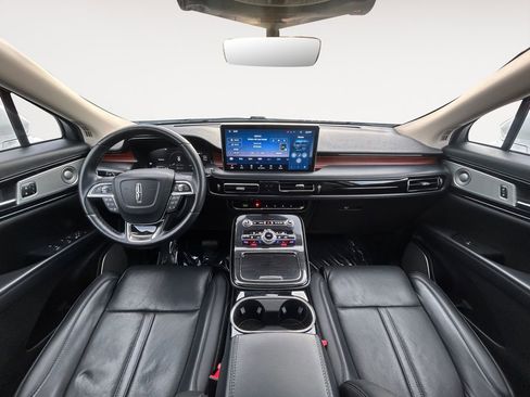 Used 2023 Lincoln Nautilus Reserve w/ Equipment Group 202A image 13