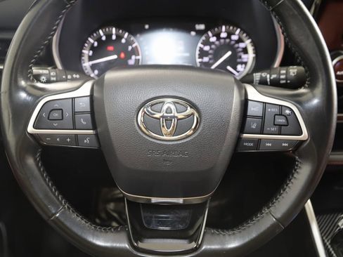Used 2022 Toyota Highlander XSE image 39