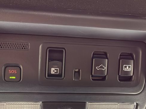 Used 2021 Nissan Titan PRO-4X w/ Pro-4x Convenience Package AWD/4WD image 33